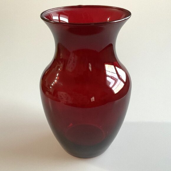 RED GLASS VASE BOUQUET DECORATIVE - Picture 1 of 8